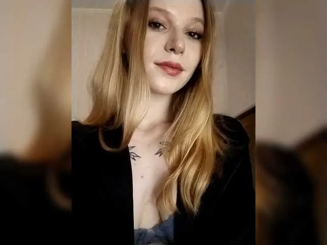 1biscuit1 from BongaCams