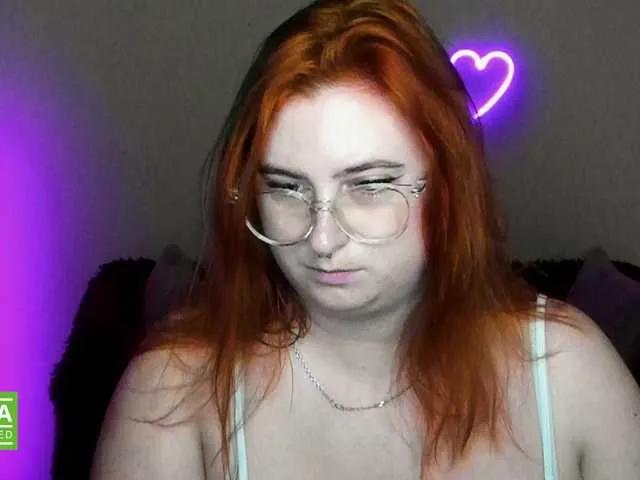 Aliciaredluv from BongaCams is Freechat