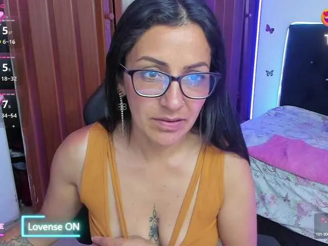 Alma-blue from BongaCams