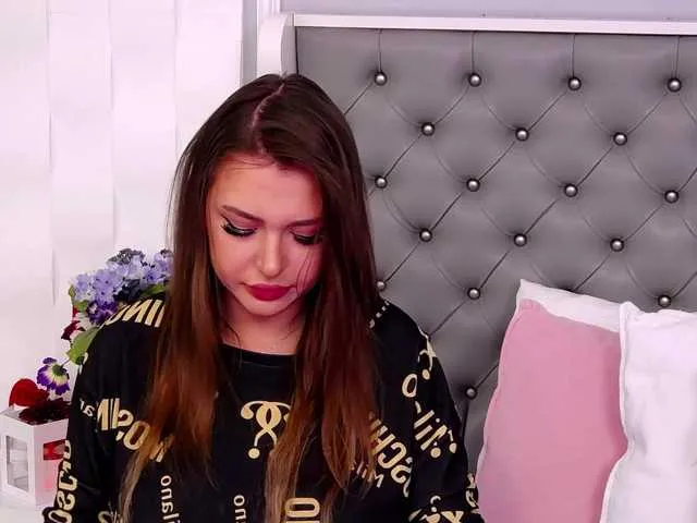 AlmaIbaka on BongaCams 