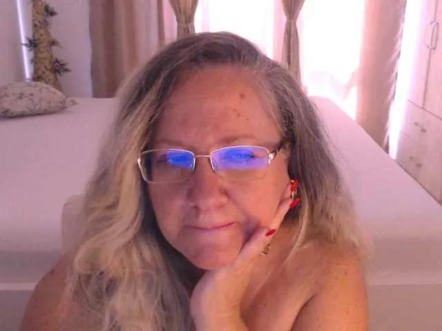 Alpachy from BongaCams