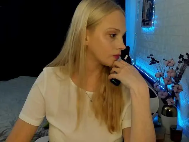 AmelieAndersen from BongaCams is Freechat