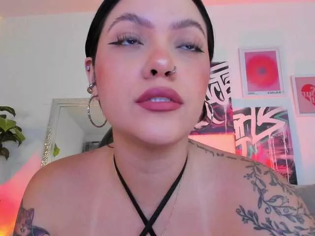 Anniehuntterss on BongaCams 