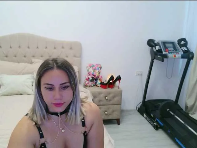 Annyfit4you from BongaCams