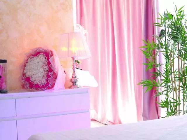 ArtTeasee from BongaCams