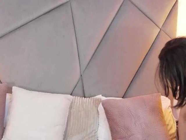 AryaEve from BongaCams