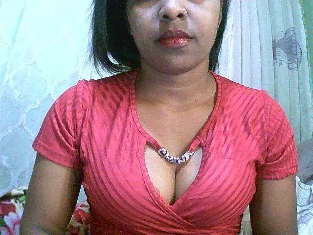 Asmonah from BongaCams