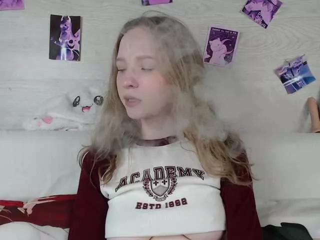 b4by-Emilia from BongaCams