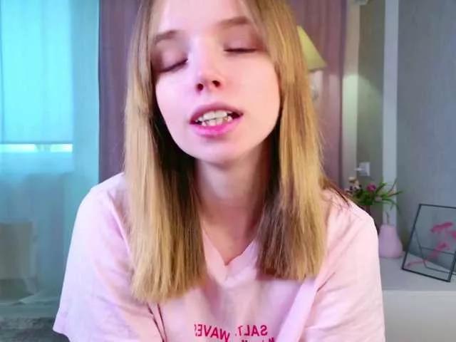 B4by-lol1 from BongaCams