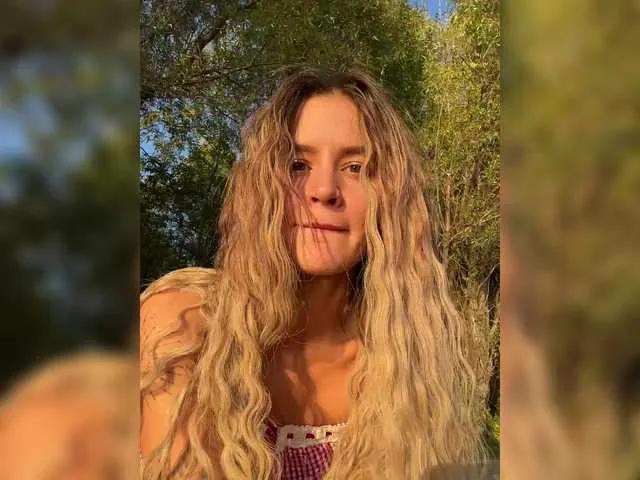 Babegirl from BongaCams