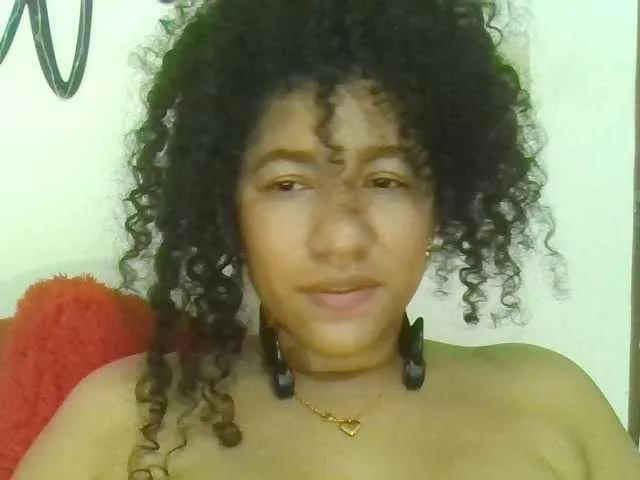 Bellacrespa from BongaCams