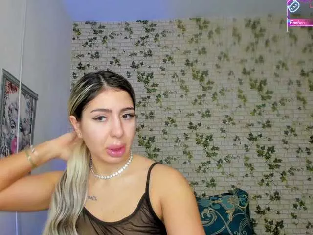 BelleHale on BongaCams 