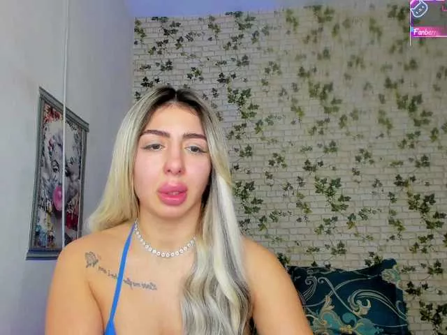 BelleHale on BongaCams 