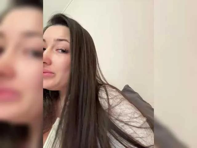 BettyBoom13 from BongaCams