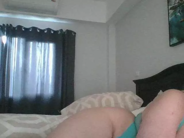 BlondeDollTia from BongaCams