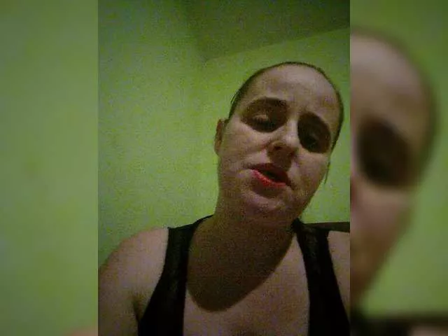 Brenda4pup from BongaCams