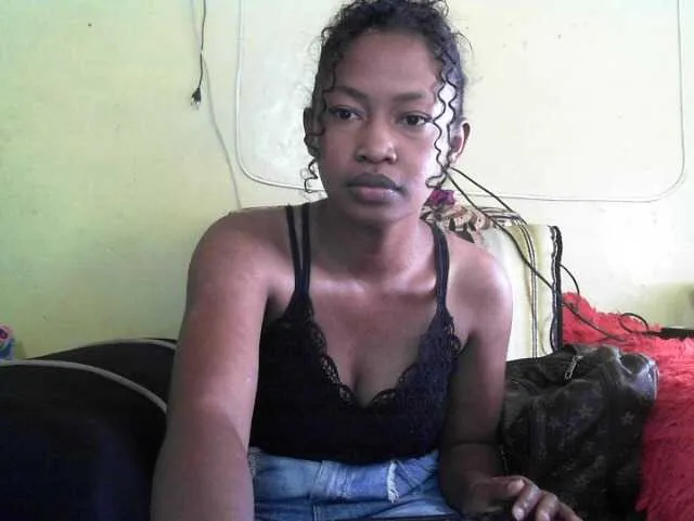 Butterflie from BongaCams