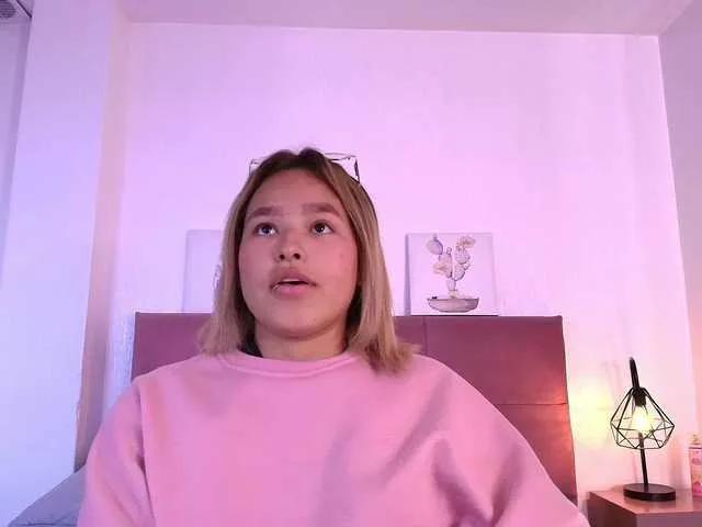 CamiilaGlow from BongaCams is Freechat
