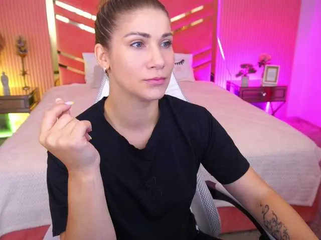 CassandraGood from BongaCams