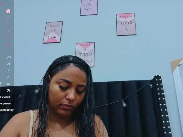 Colombiamommy from BongaCams