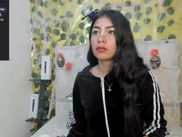 Criistallconnorr from BongaCams