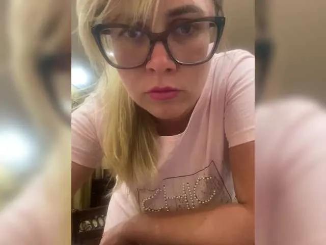 Crystal00Girl from BongaCams is Freechat