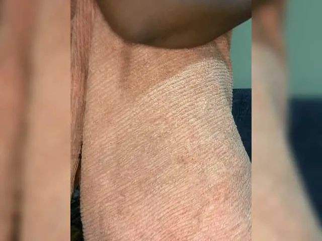 Curvy-maxy9 from BongaCams