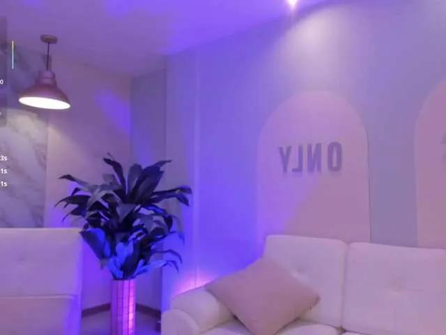 DannaGibbs from BongaCams