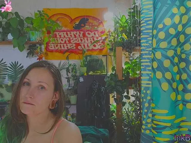 DeadButterfly from BongaCams