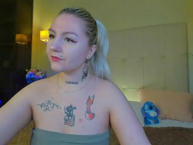 Debbie-Taylor from BongaCams