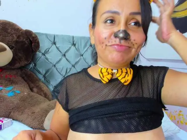 Deboraortiz from BongaCams