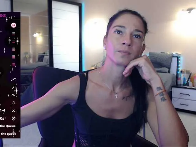 DelicateKiss from BongaCams