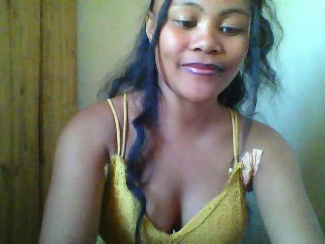 Dilliannah from BongaCams