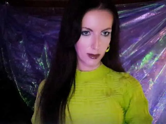 DizaKitty from BongaCams