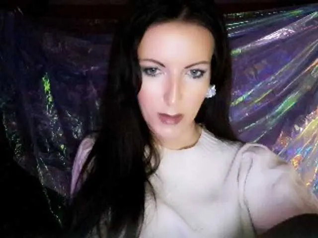 DizaKitty from BongaCams