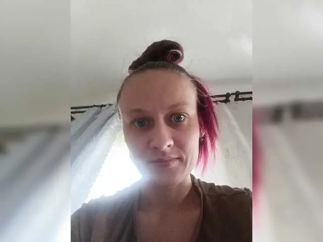 EileenKimberly from BongaCams