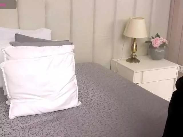 ElenaJuarez from BongaCams