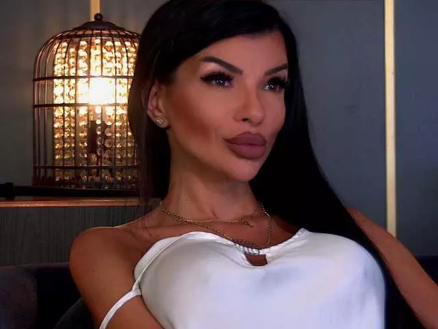 EleniaDevons from BongaCams