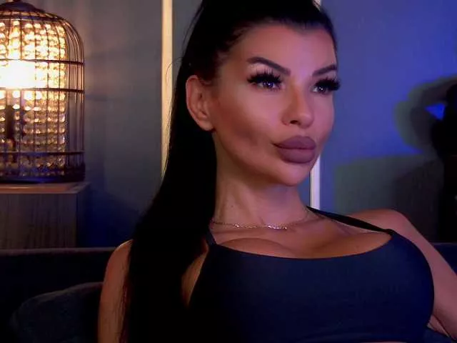 EleniaDevons from BongaCams