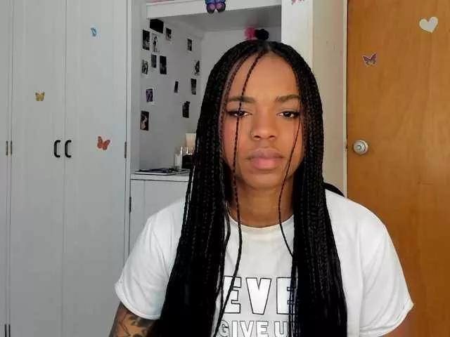 Eleonnor from BongaCams