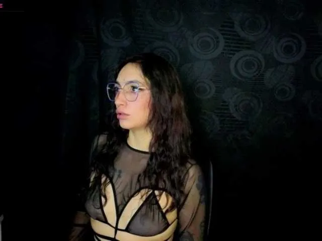 Elizabeth911 from BongaCams