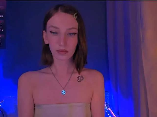 ellaamber from BongaCams