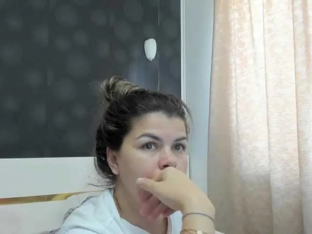 ELLY2 from BongaCams is Freechat
