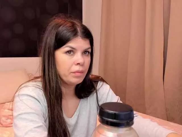 ELLY2 from BongaCams