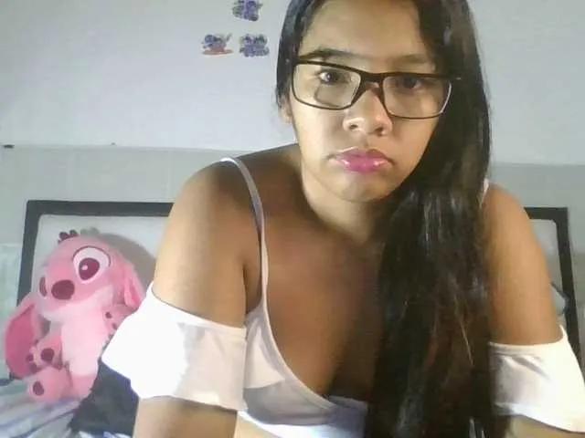 EmelyWhitte from BongaCams