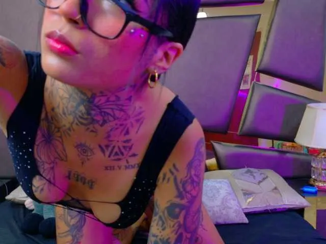 EmilieeLake from BongaCams is Freechat