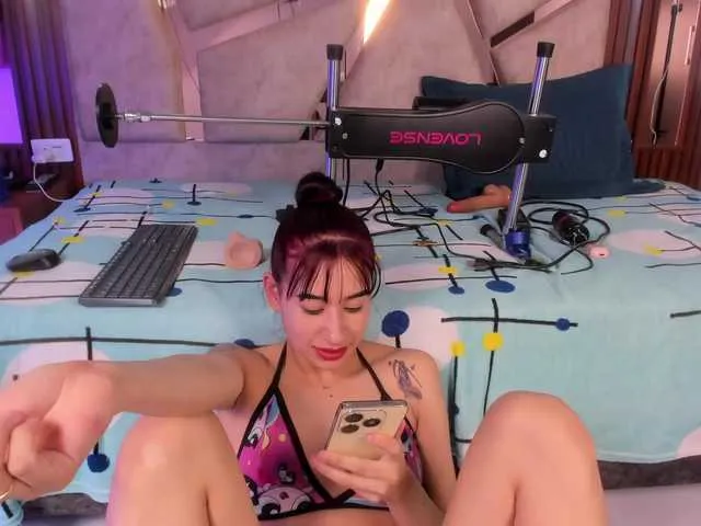 EMILY-CUTE from BongaCams is Freechat