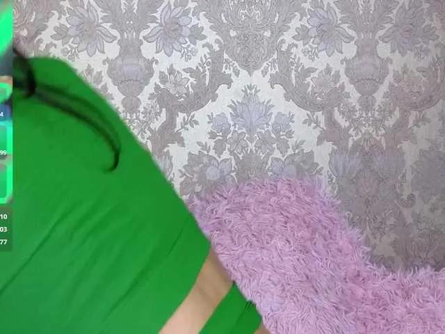 EmilyLuxxxury from BongaCams is Freechat