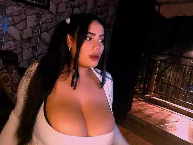 Emmacamille from BongaCams