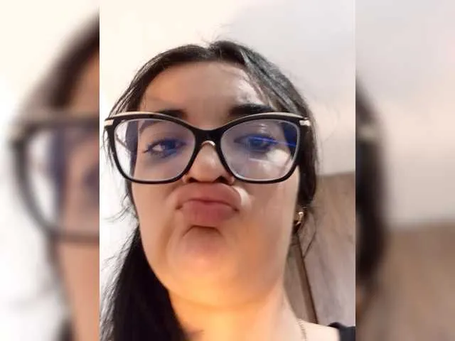 Emmyx1 from BongaCams